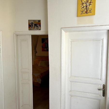 Chambre Spacieuse Avec Balcon - Salle De Bain Exterieure Privee & Breakfast Saint-Louis Kültér fotó